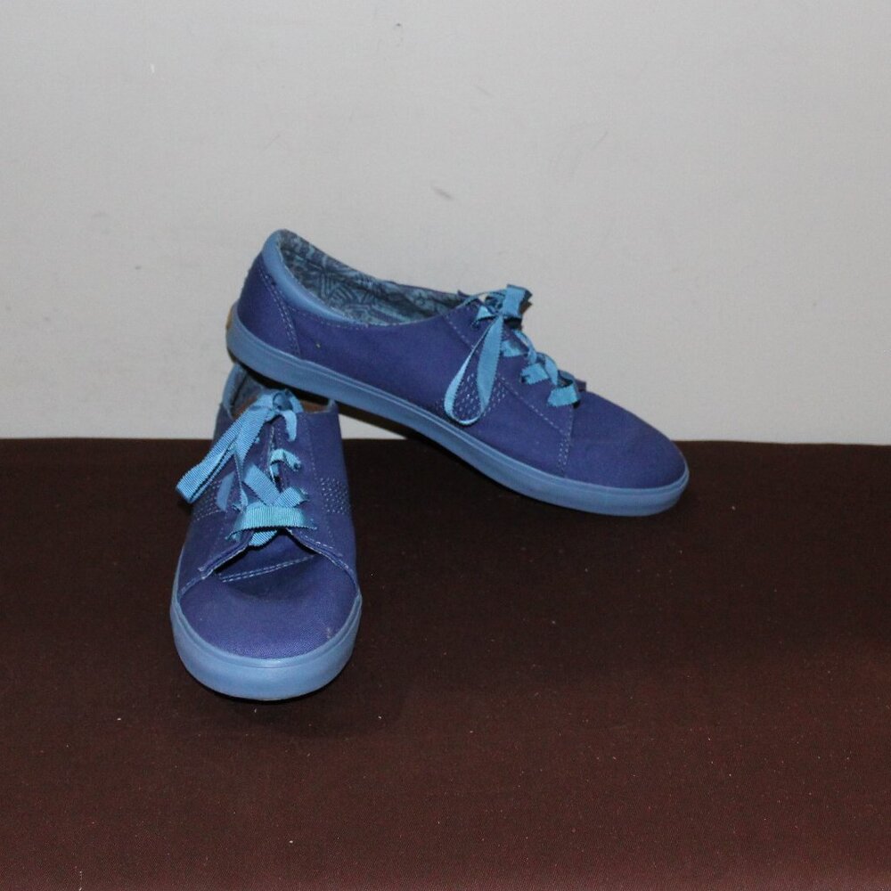 11a. EC LADIES REEF SNEAKERS - BLUE - 8 1/2